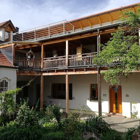 Вилла Biohof - Familie Neuberger Pottelsdorf Экстерьер фото